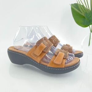 Clarks Women's Delana Fenela Sandal Size 8 Strappy Slide  Leather Casual Shoe